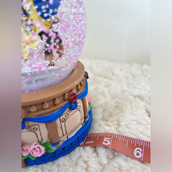 Disney Beauty & The Beast Belle Musical Swirling Water Globe - Picture 7 of 7